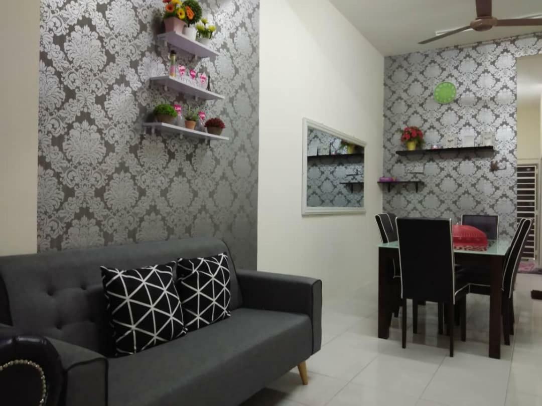 קואלה ליפיס Zah'Ra Homestay מראה חיצוני תמונה