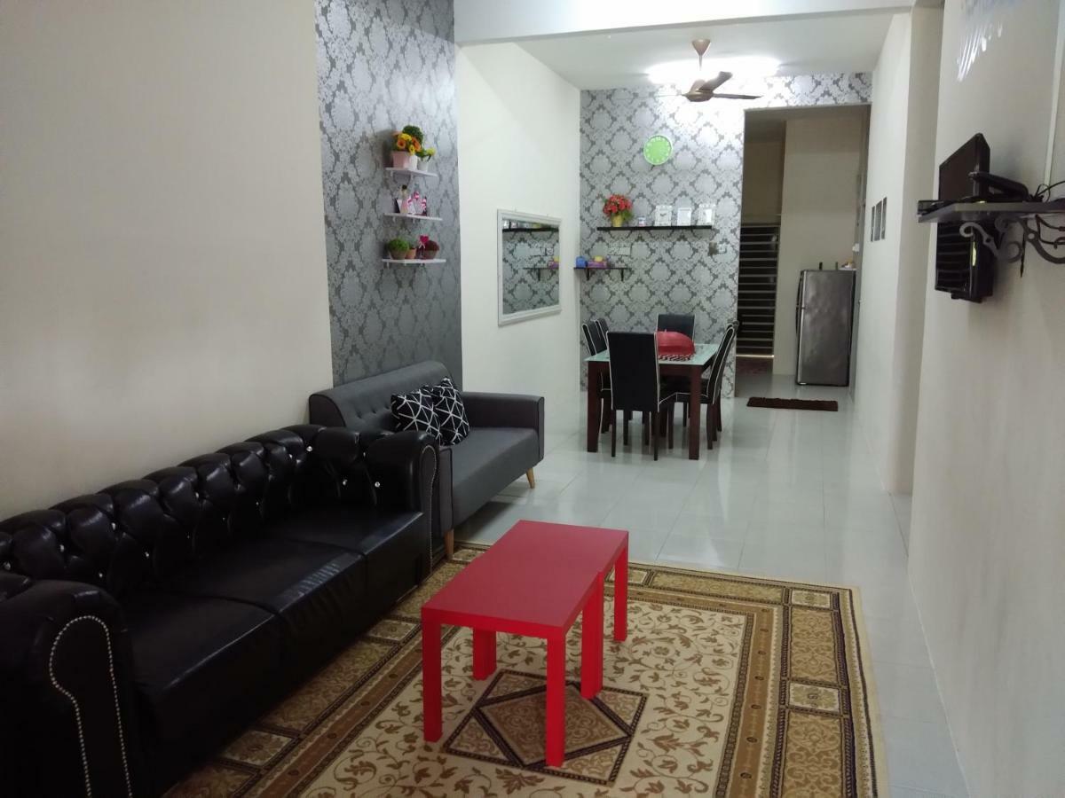 קואלה ליפיס Zah'Ra Homestay מראה חיצוני תמונה