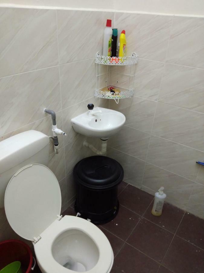 קואלה ליפיס Zah'Ra Homestay מראה חיצוני תמונה