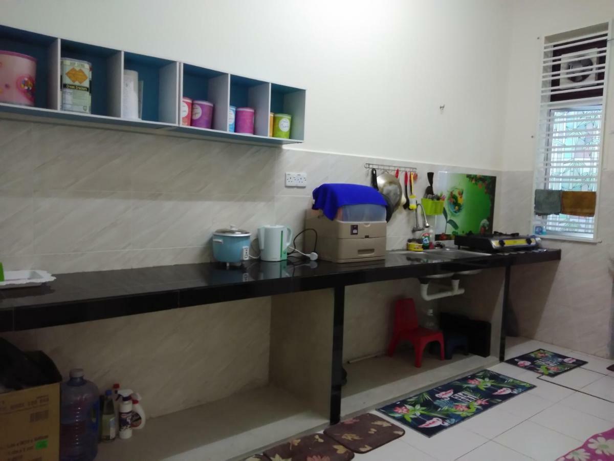 קואלה ליפיס Zah'Ra Homestay מראה חיצוני תמונה